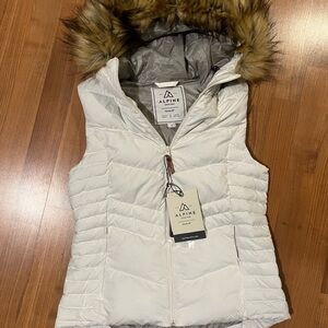 Alpine Women's Ivory Vest with Faux Fur Trim